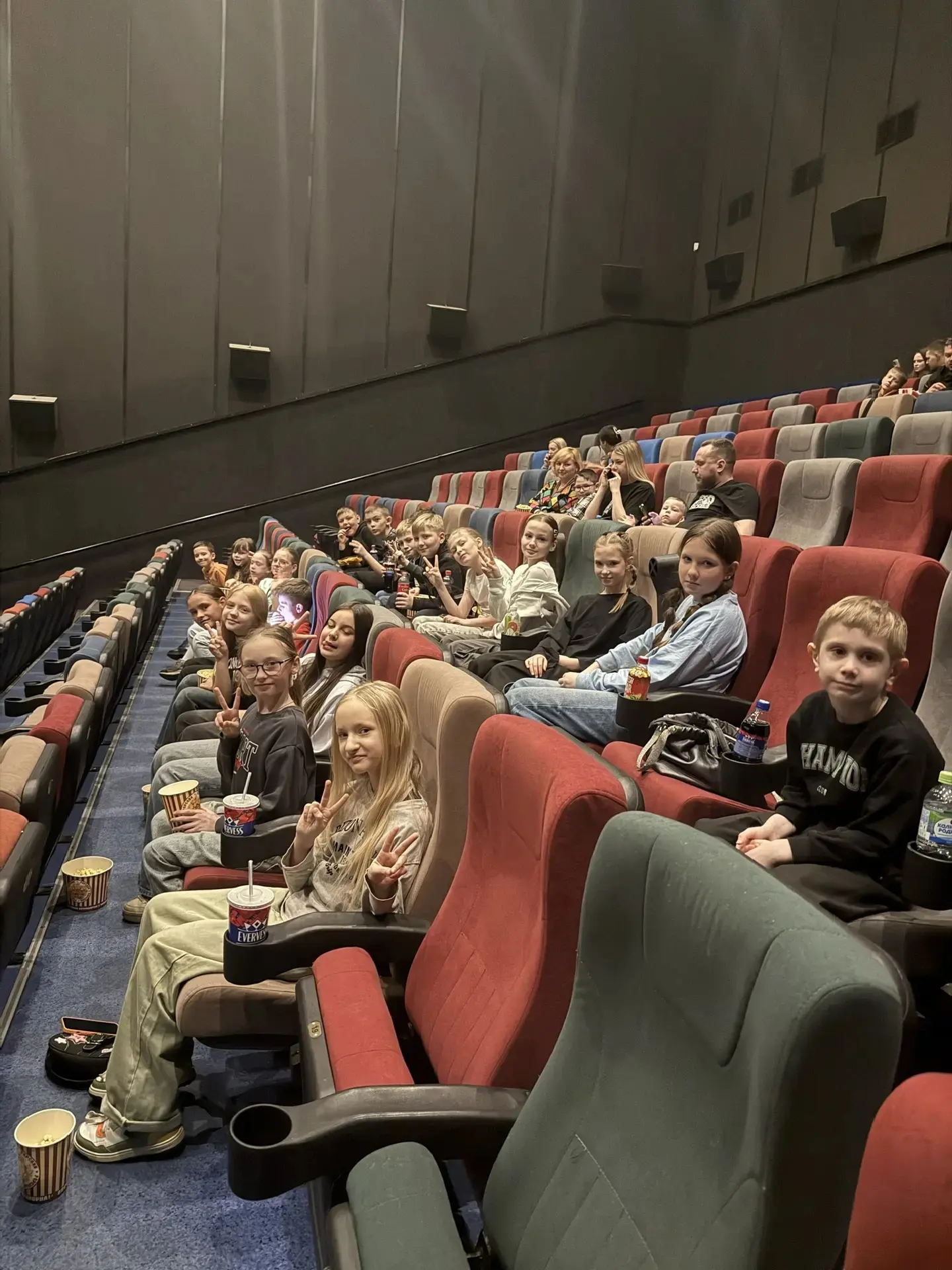 🎬 Классный выходной 4-го «Г»! Сегодня дружный 4 «г» класс устроил настоящий праздник! 🥳 Ребята отпра