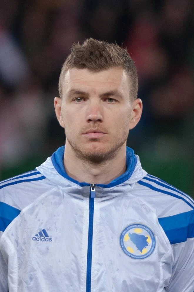 🥹⚽ Эдин Джеко в последний раз сегодня выйдет в стартовом составе сборной Боснии и Герц...