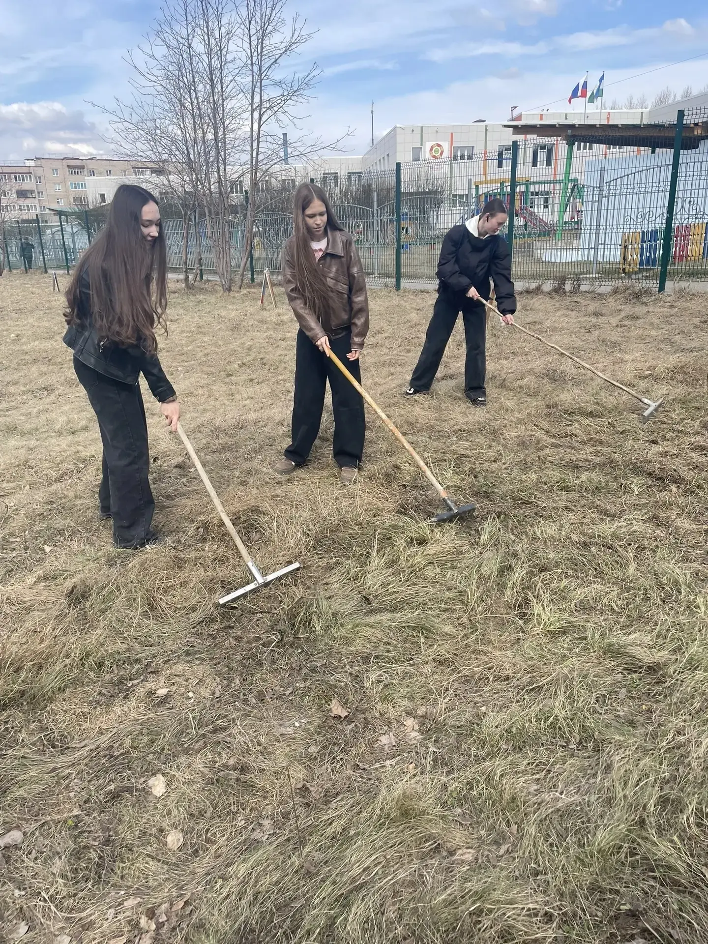 09.04.2026г. Обучающиеся МБОУ лицей №3 принимают активное участие в акции "Чистый четверг"  Апрель –