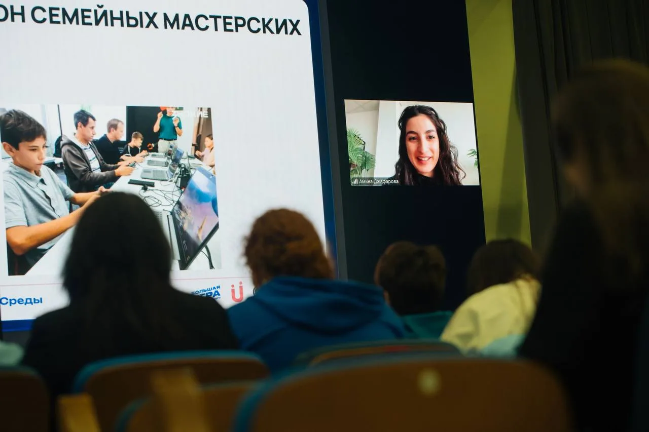 В этом году Кейс-чемпионат проходит под слоганом «(Со) авторы среды», и во второй день мы не могли о