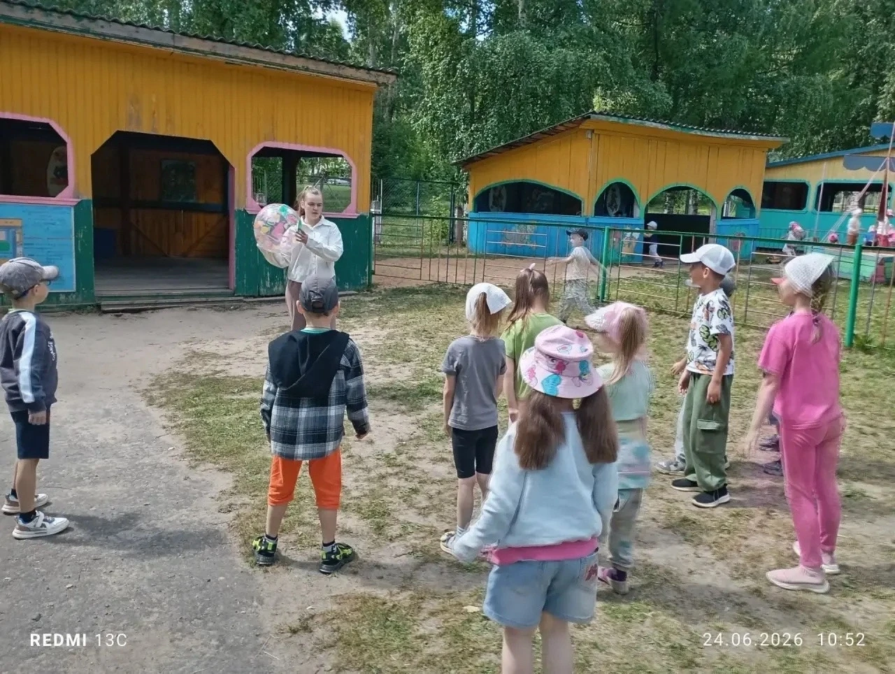 В старшей группе прошёл физкультурный досуг под названием «Здоровье — это здорово!», направленный на