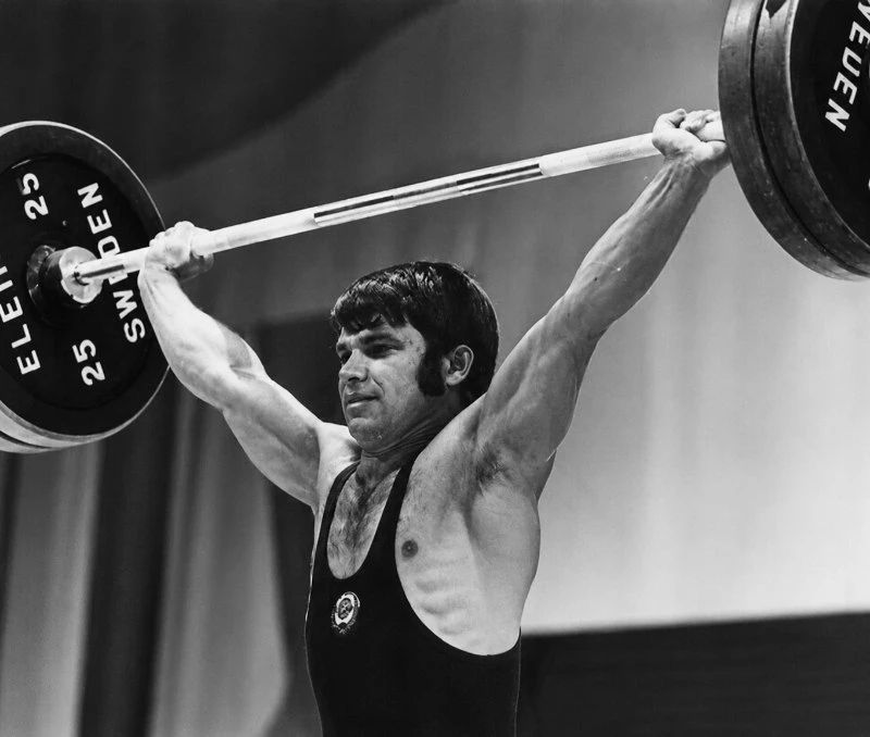 🏋️ «Трудиться надо, нет другого пути»