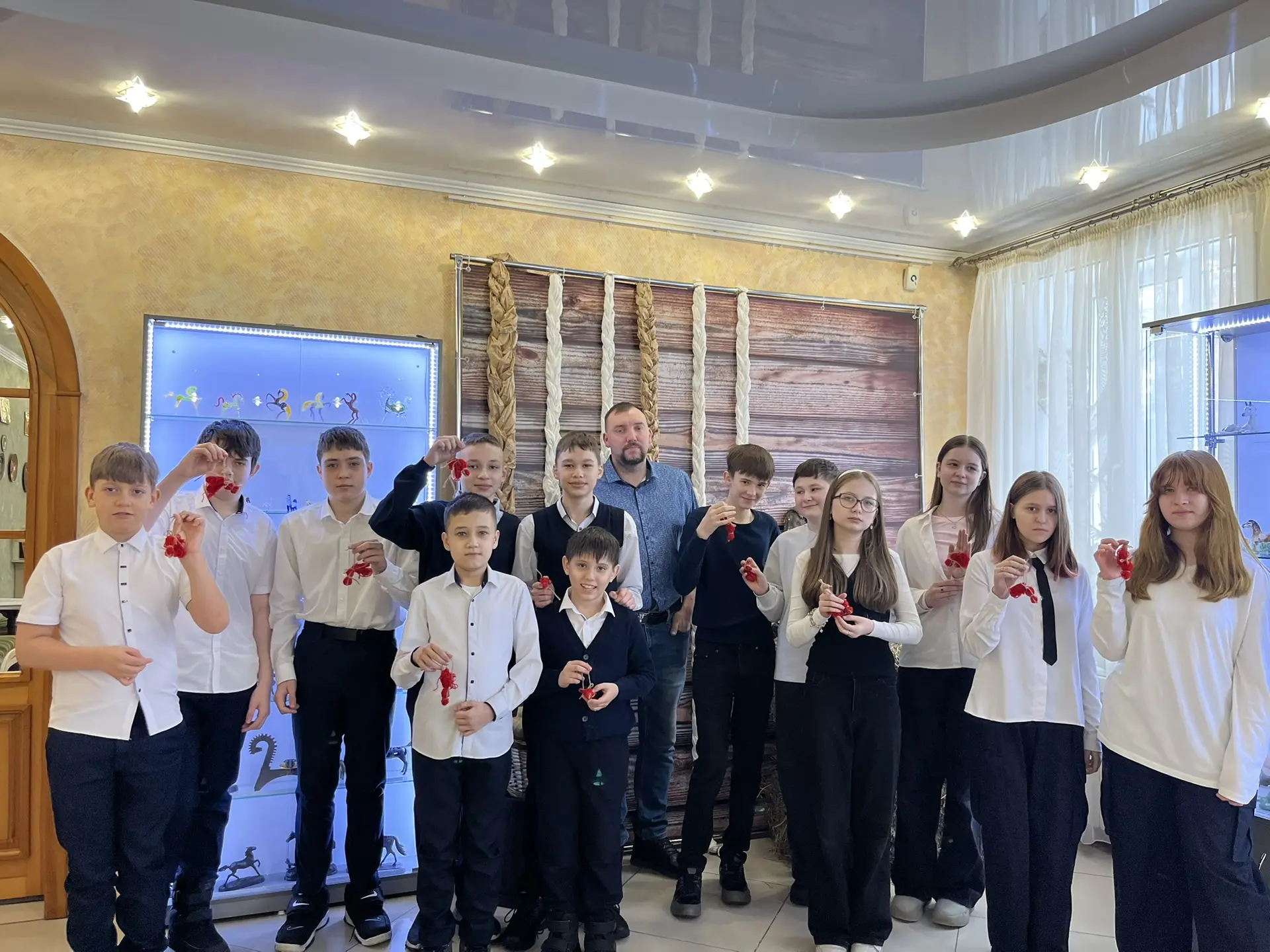 🌟Сегодня ученики 6б класса  (классный руководитель Красилова И.В.) посетили персональную выставку Фе