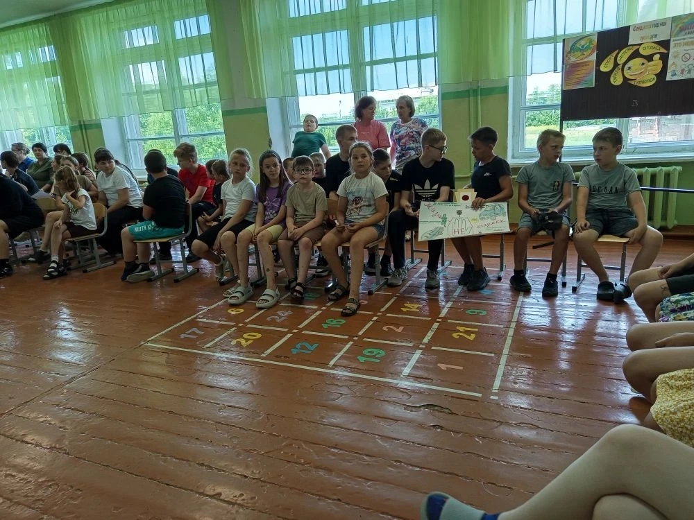 В нашем лагере состоялась встреча с сотрудниками ГАИ по Черлакскому району Омской области. Он провел
