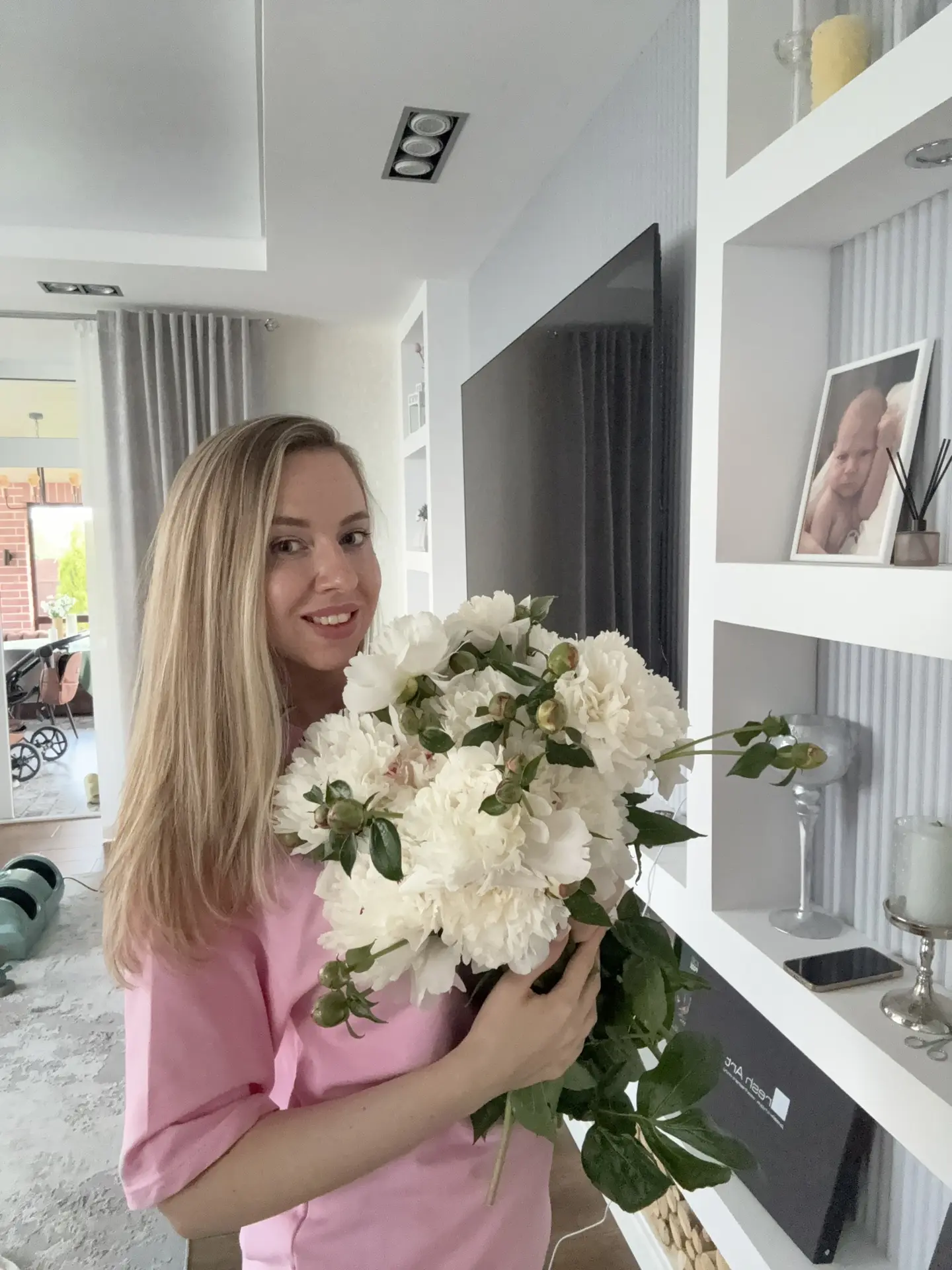 После родов у меня был тот самый период, когда шкаф вроде полный, а надеть нечего 😅