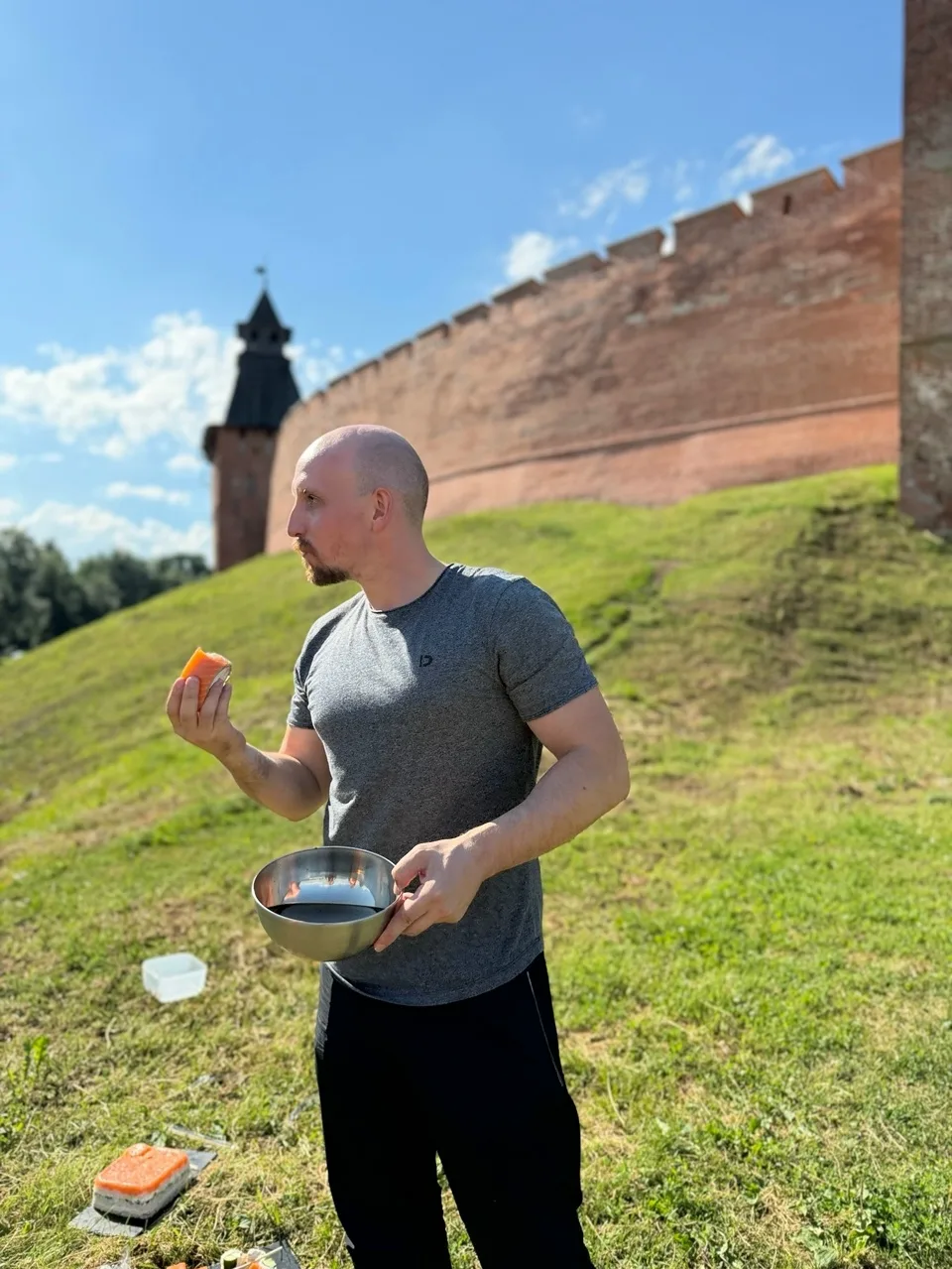Матрешки пошли спать) Всем доброй ночи! 
Все выключили, все закрыли и пошли 

Помните, тот огромный 