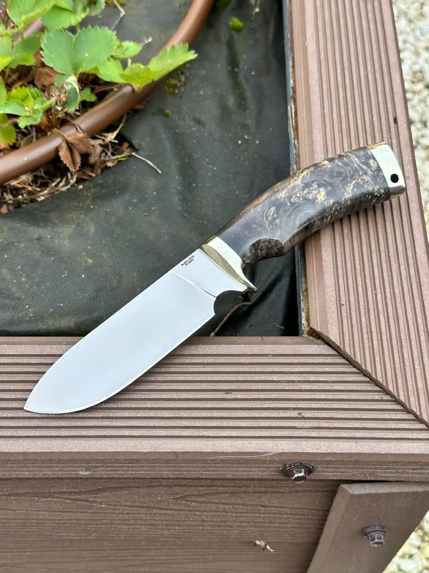 ⚔️ Нож "Шкурник" из порошковой стали S390.

▫️ Твердость 70 HRC. 
▫️ Дольше других держит остроту.  