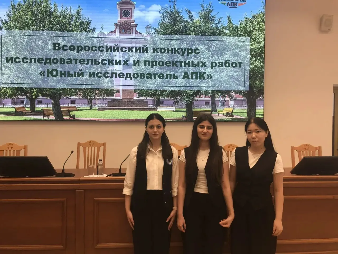 Ученицы 10 "А" класса школы "Созвездие" продемонстрировали высокий уровень подготовки и целеустремле