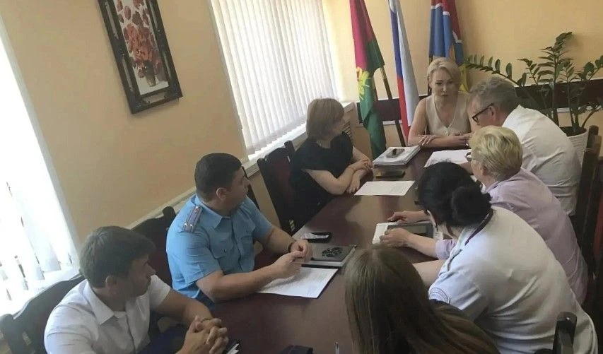 В центре внимания – безопасность детского отдыха

В администрации Темрюкского района под председател
