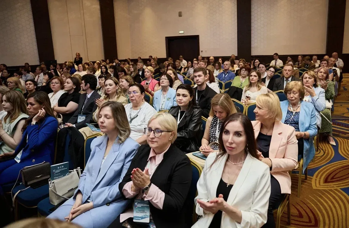 👏 Экспертный уровень: специалист Поликлиники №17 выступил на XII Международном конгрессе по санатор