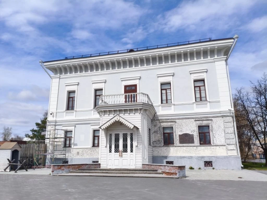 🏛 В Тобольске обновят фасад знаменитого Дома генерал-губернатора  В городе начинается реставрация од