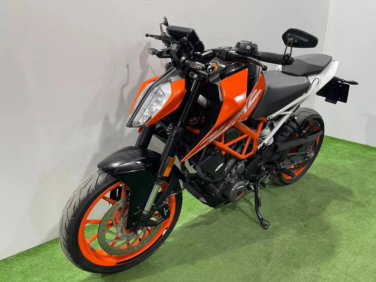 KTM 390 DUKE в наличии во Владивостоке  Характеристики:  - 2019 год - объем 390 см3 - Аукцион JBA - 