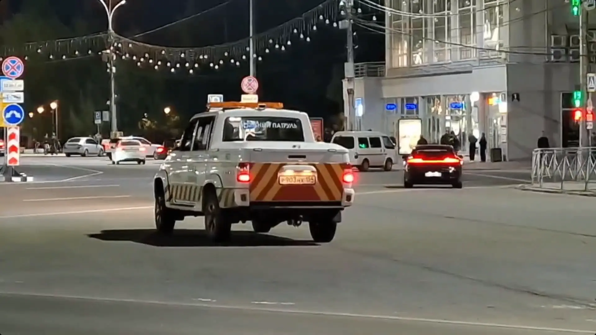 В рейдах Госавтоинспекции традиционно принимают участие машины Дорожного патруля ГКУ НС...