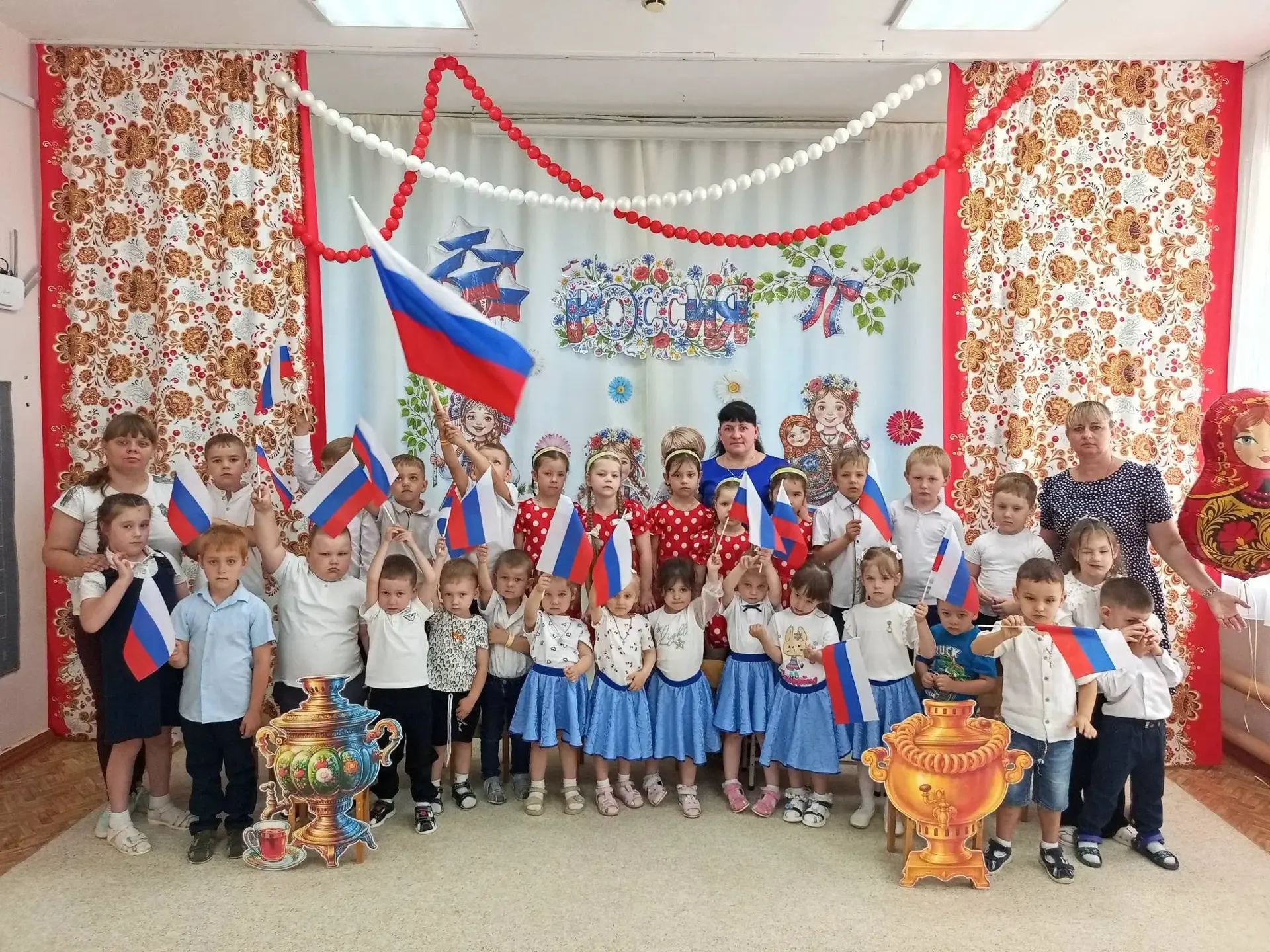 В преддверии праздника Дня России в нашем детском саду «Тополёк» прошел замечательный и...