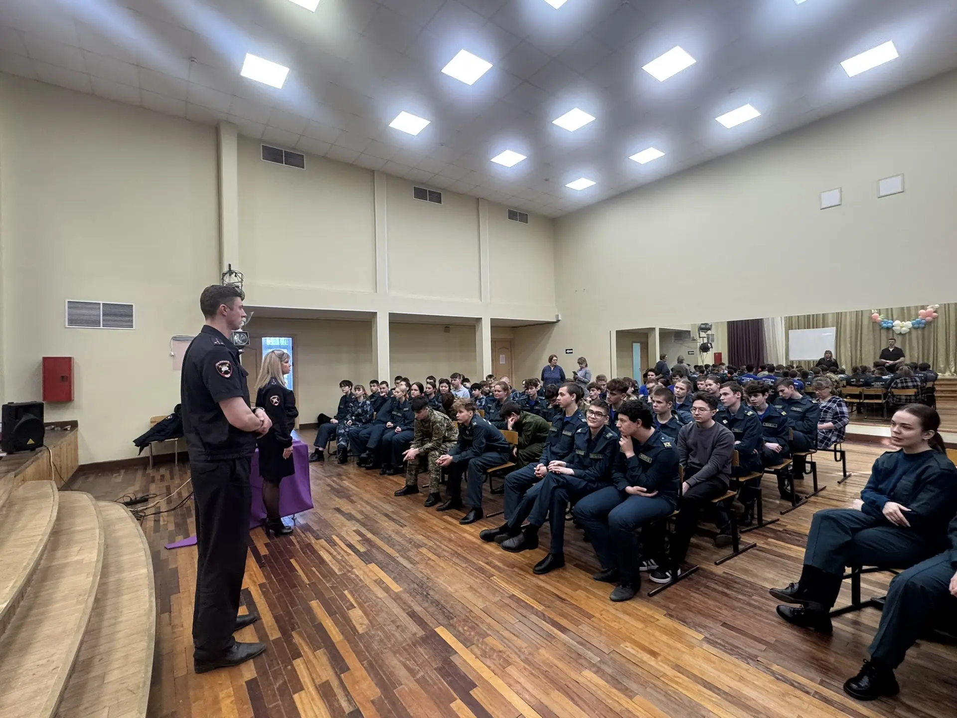 ☀️В преддверии весенних каникул в нашей школе прошла тематическая беседа с сотрудниками Госавтоинспе