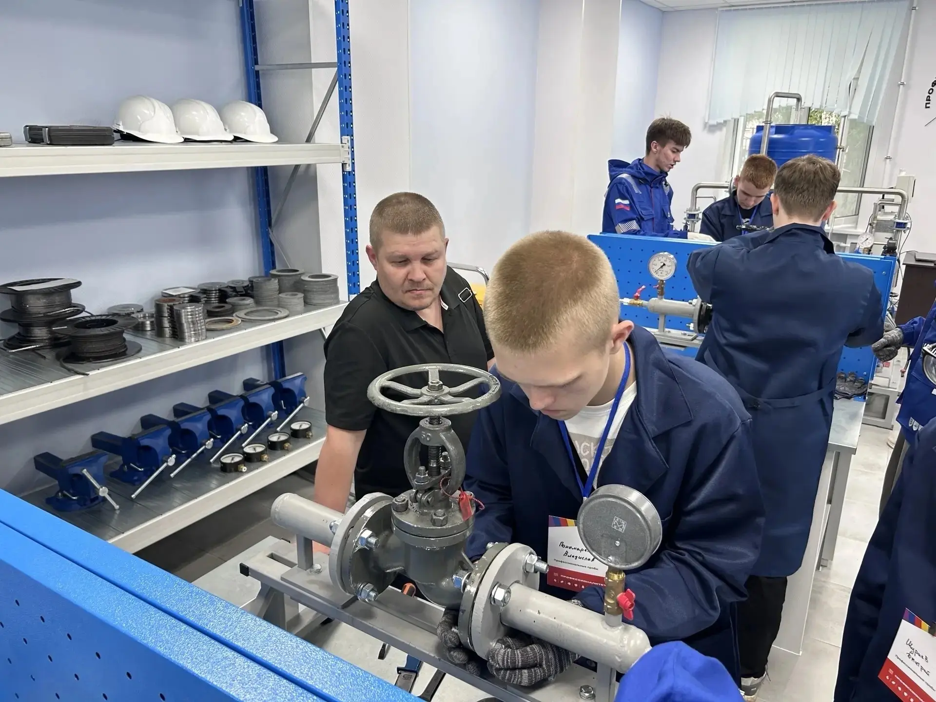 Продолжить династию - такое желание озвучили работники компании "Газпромнефть-ОНПЗ", знакомясь с кла