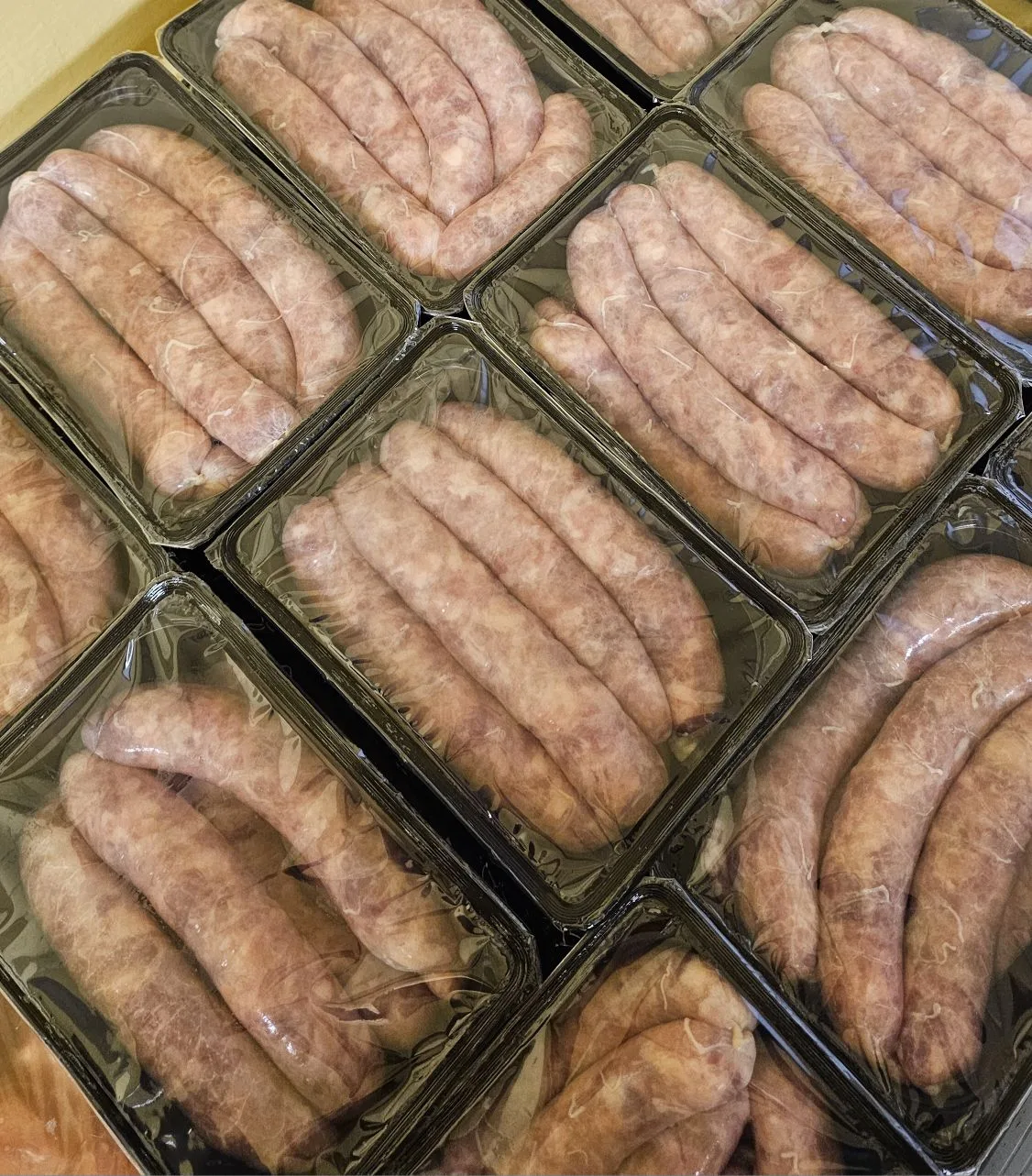 Мы делаем наши фирменные купаты из свежего крестьянского мяса с добавлением натуральных...