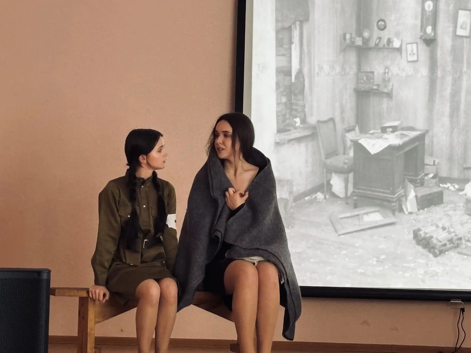 «Ты слыхал или нет, писатель, как русские люди на смерть уходят?»