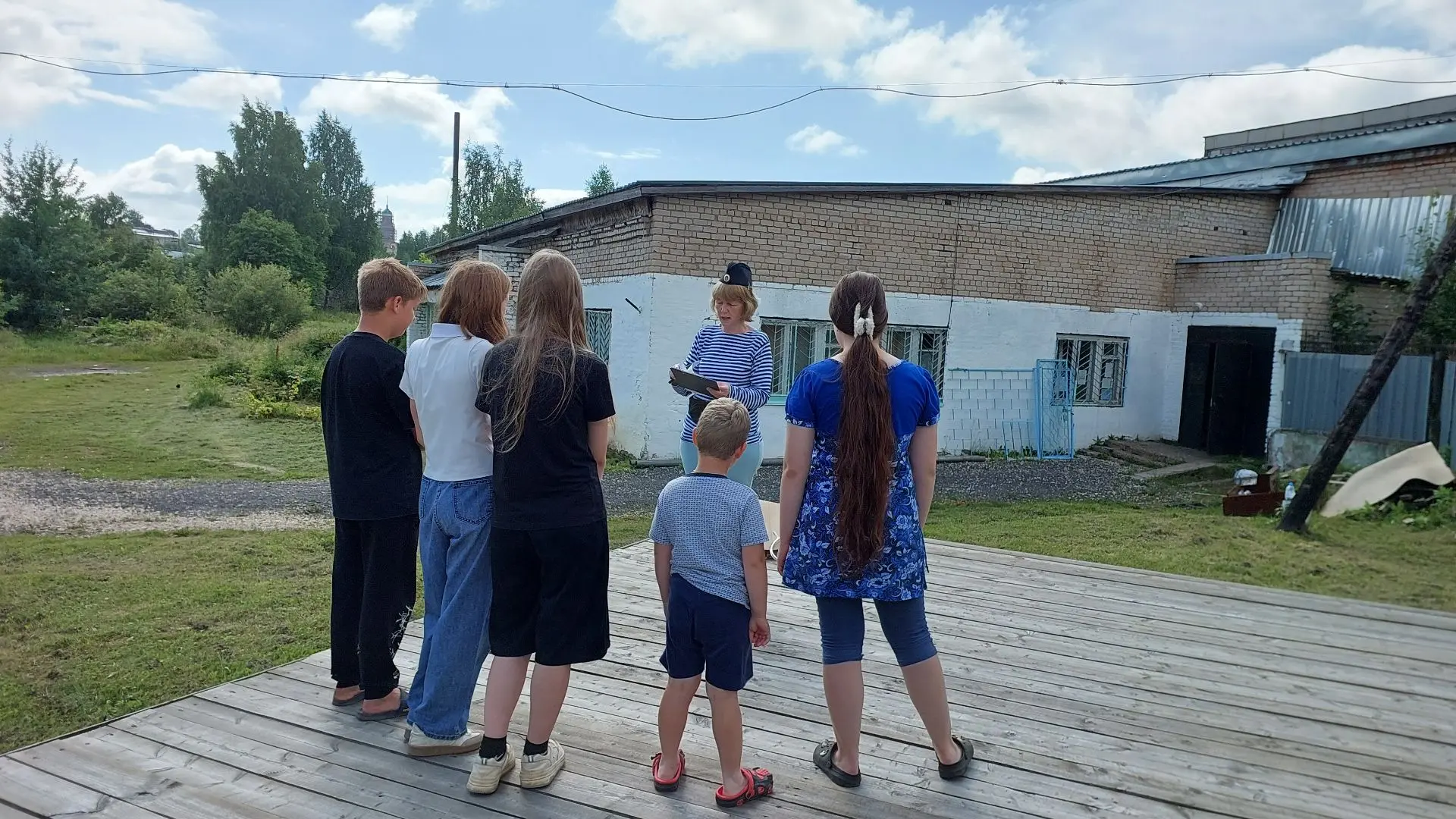 Нас встречает Северо-Западный Федеральный округ с главным городом Санкт-Петербургом!
В СЗФО входят:
