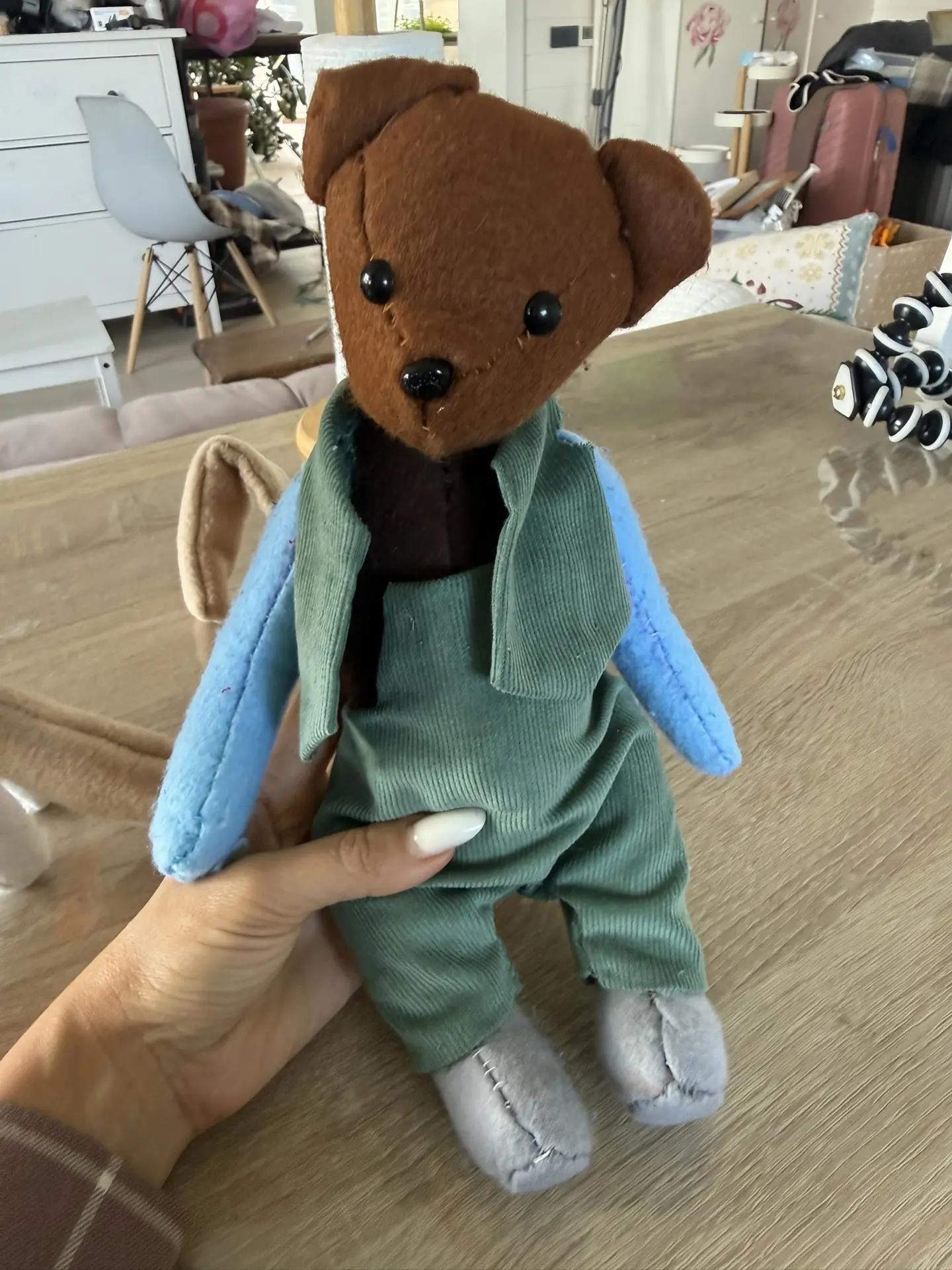Лиза принесла из школы свои поделки😍 Я в шоке, какая же она у меня молодец🙌🏼 У неё золотые ручки, вс