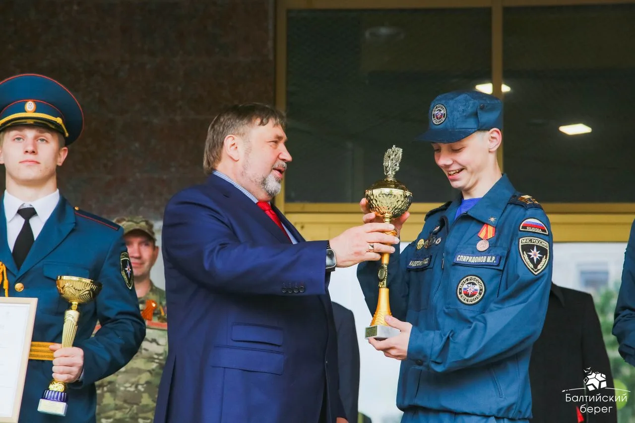 ПОЗДРАВЛЯЕМ🏆

🇷🇺27 мая на площади перед Театрально-концертным комплексом «Карнавал» состоялся тре