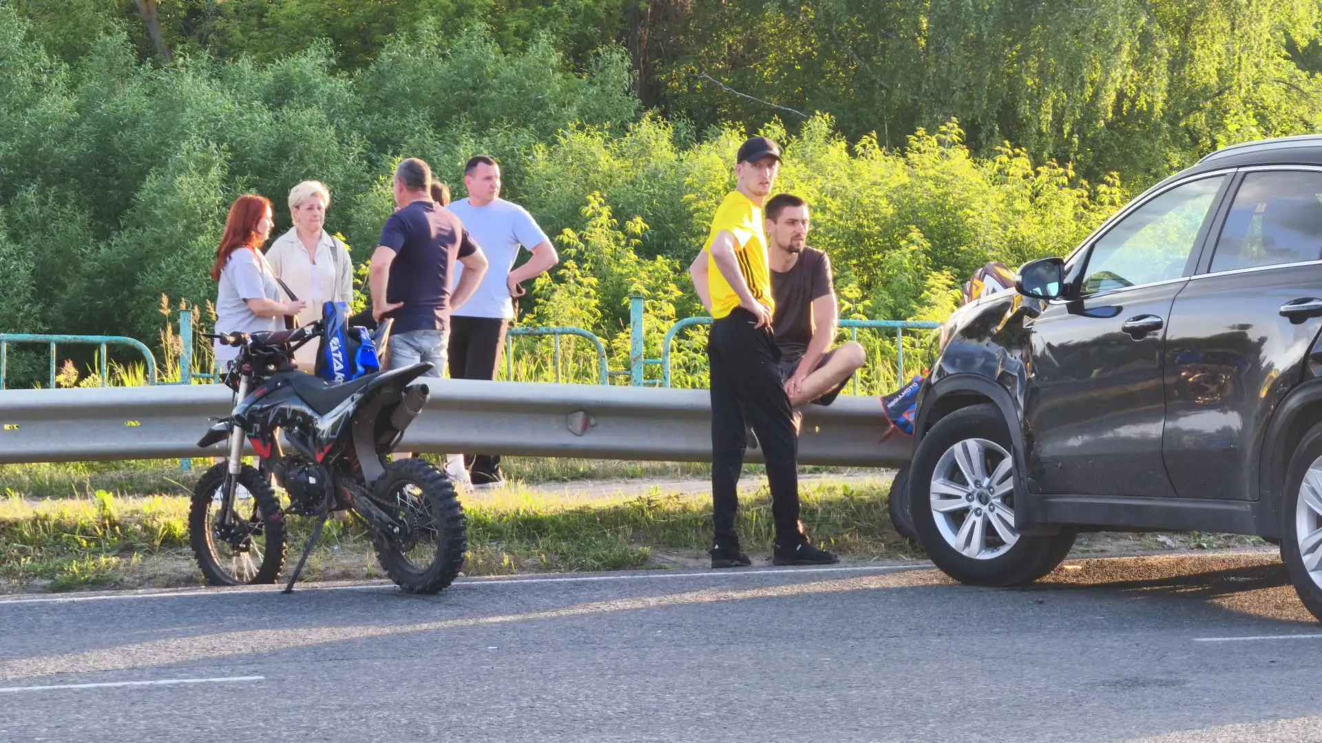 ДТП с мотоциклистами на Юго-западном шоссе в Саранске. По данным «С», водитель кроссовера разворачив