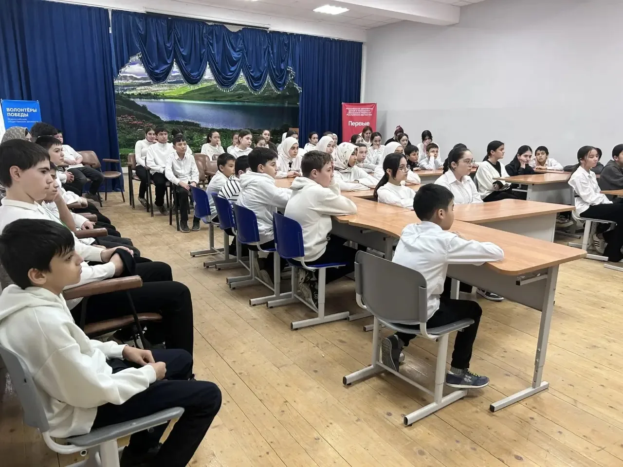 17-18 февраля в актовом зале школы прошли встречи учащихся 6-11 классов с инспектором ПДН Гаджиевым 