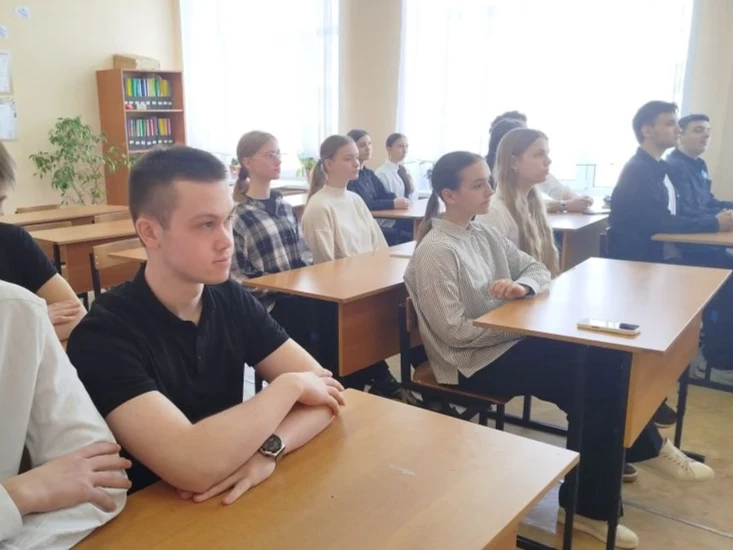 📚 Всемирный день поэзии в школе!  📢 21 марта — день, когда строки оживают, а рифмы звучат громче обы