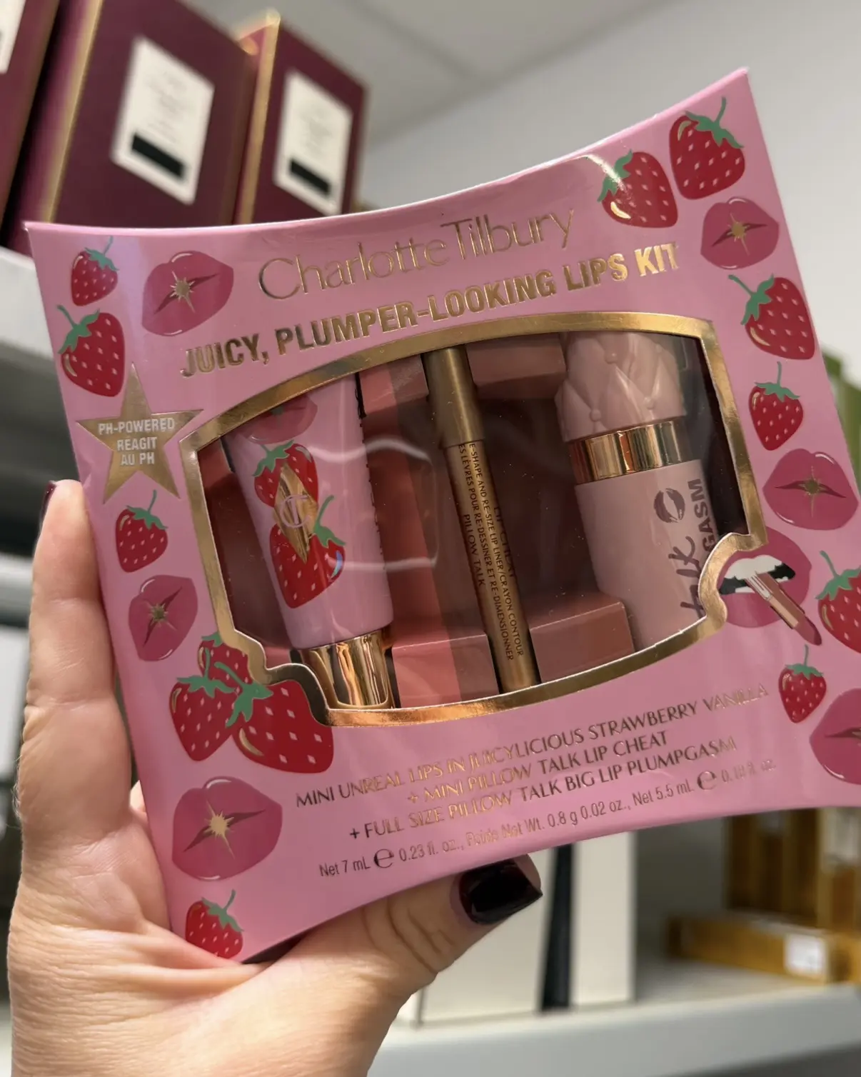 Вот за что мы любим наборы Charlotte Tilbury: тут уже всё придумали за вас. 💋