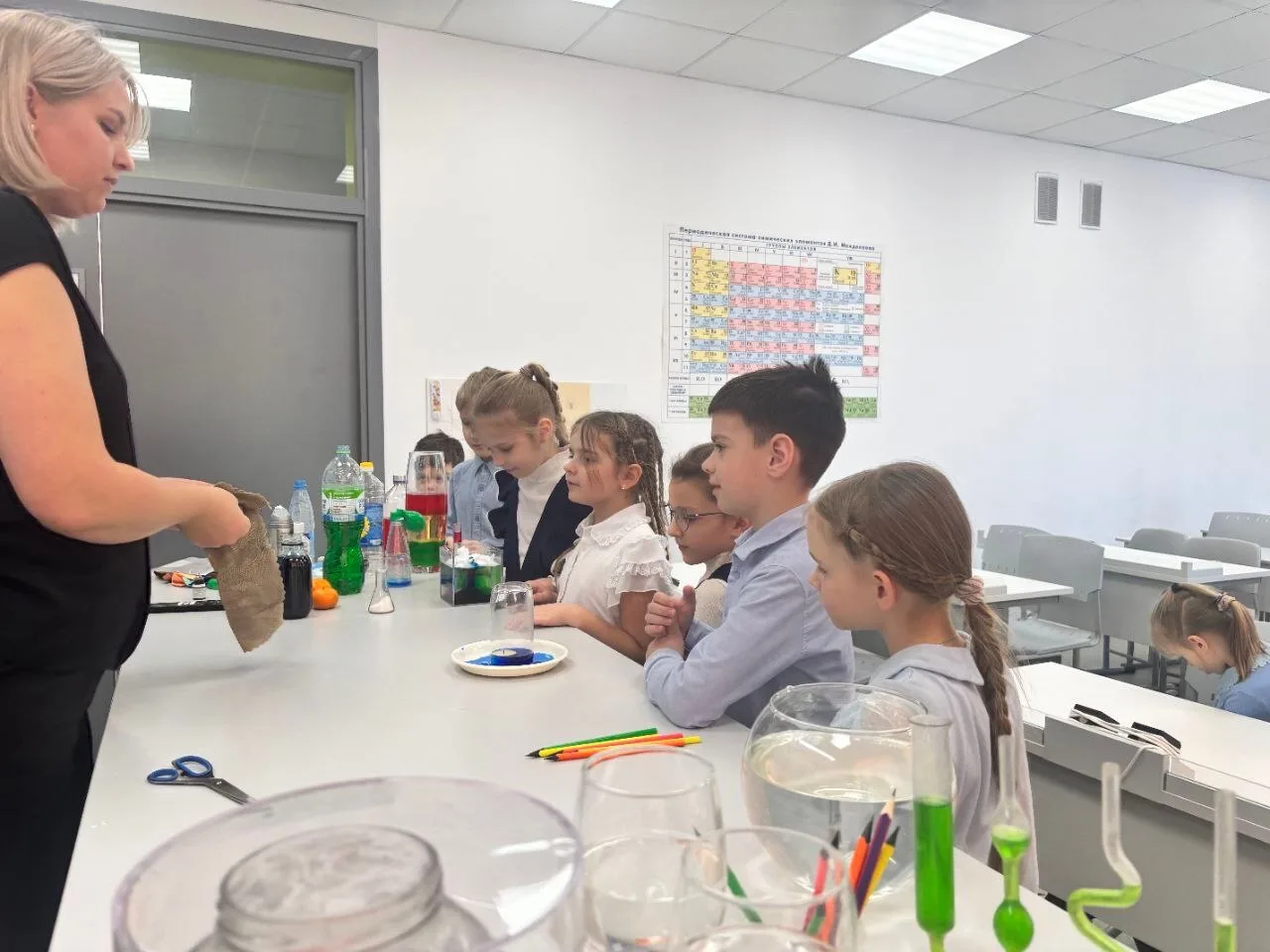 🧪 Увлекательное путешествие в мир науки для учеников 2А класса!!!   Сегодня учащиеся 2А класса стали