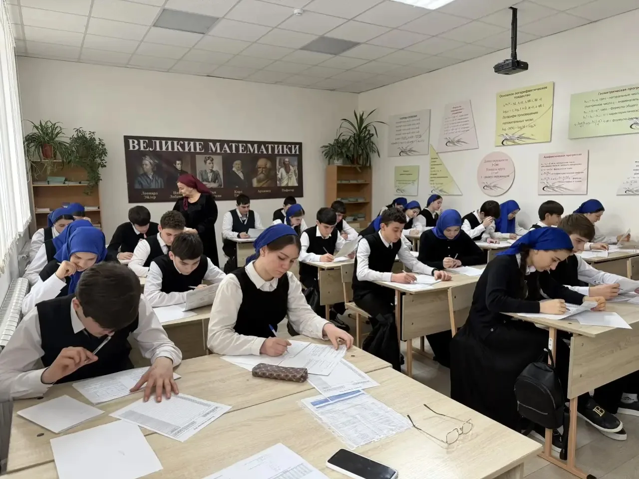 📘 Пробный экзамен по математике в 9-х классах  Сегодня в нашей школе прошёл пробный экзамен по матем