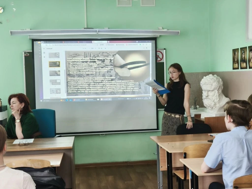 Сегодня в одном из корпусов нашей школы на улице Советской, 24, прошло торжественное закрытие муници