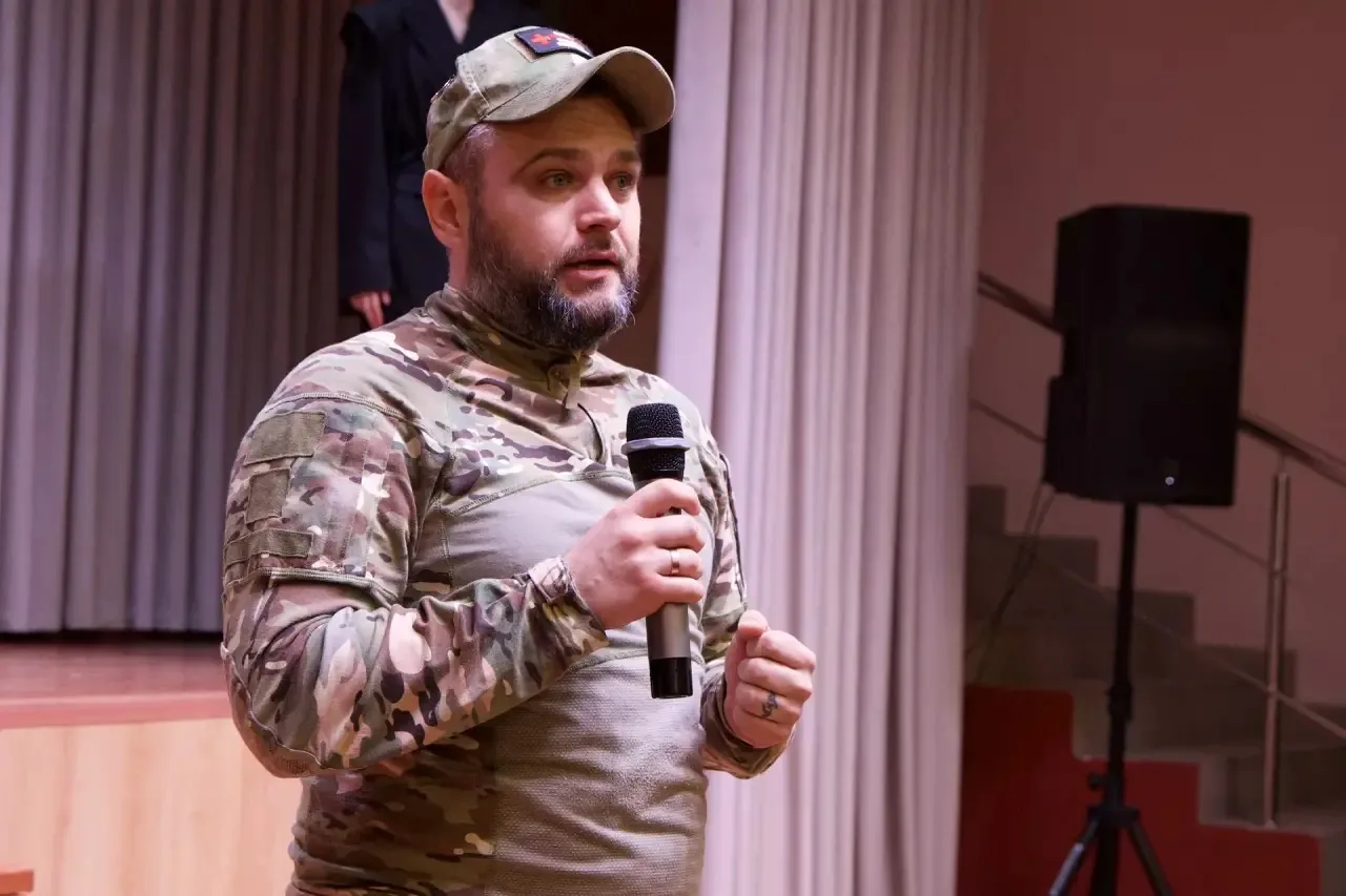 УРОК МУЖЕСТВА: ВСТРЕЧА С ГЕРОЯМИ🇷🇺👏  В нашей состоялся Урок Мужества, посвященный специальной военно