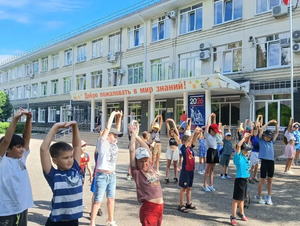 ☀️🌳 Наш день в пришкольном лагере был полон событий! 🌳☀️
Сегодня ребята в нашем лагере получили за