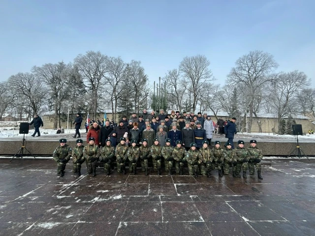 Обучающиеся ВПК «Постовец» (педагог д/о Григорьева Н.А.) и ШПВ (педагоги д/о Алфимова В...