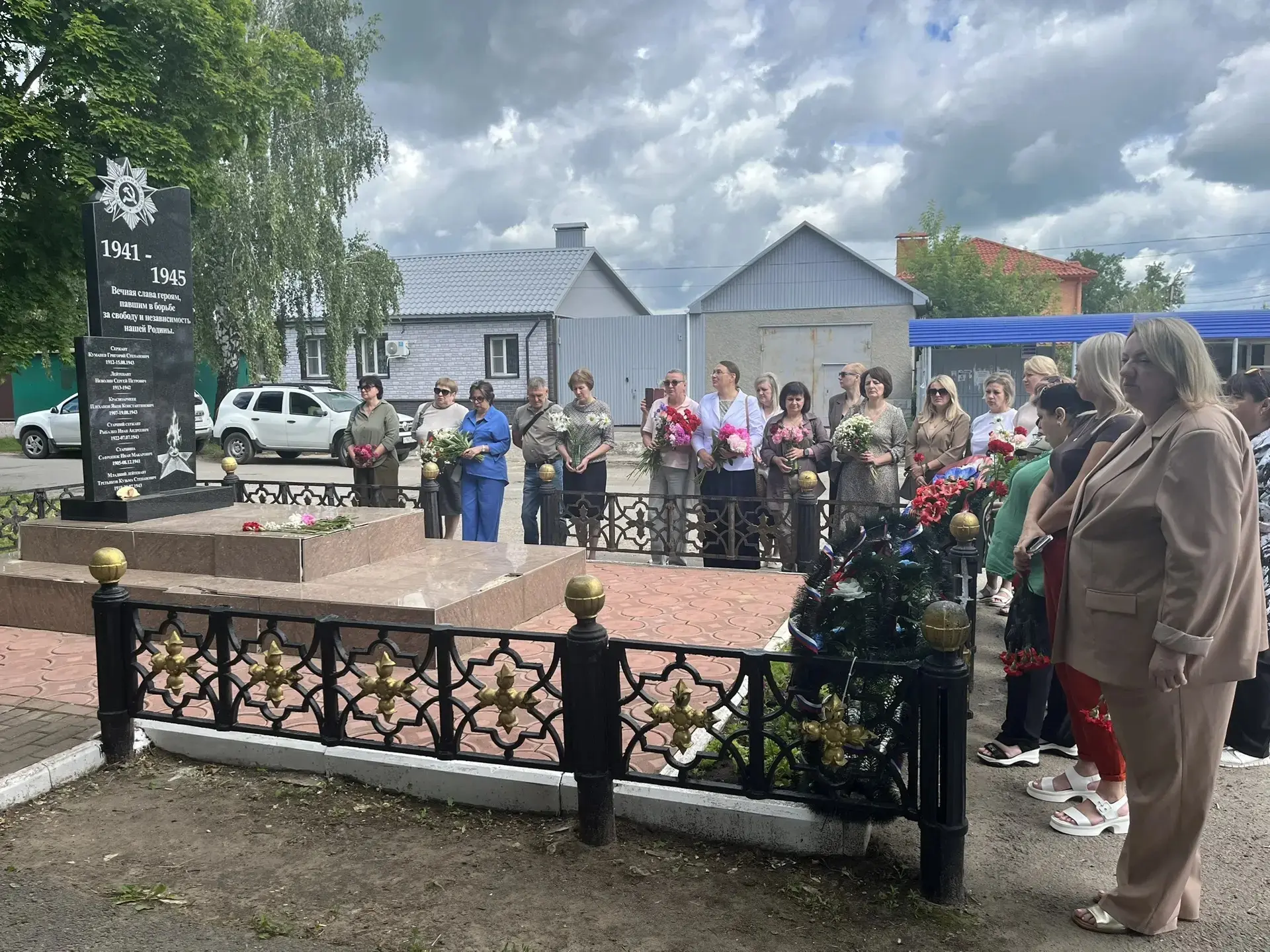 🕯 В преддверии Дня памяти и скорби — важные и трогательные моменты на слободе Александровская!
Адми