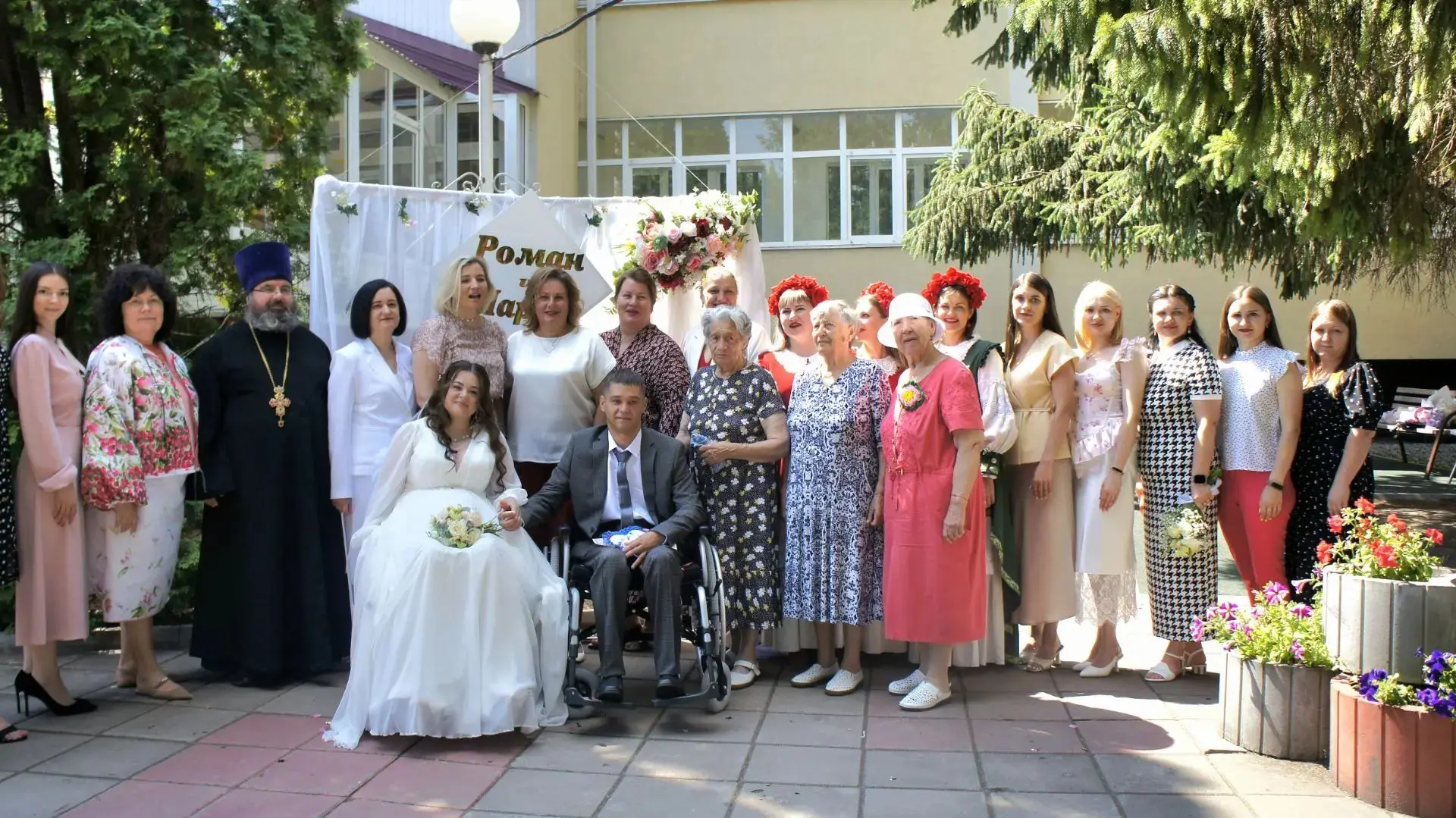 Сегодня в Новооскольском округе стало на одну счастливую семью больше. В Доме социально...