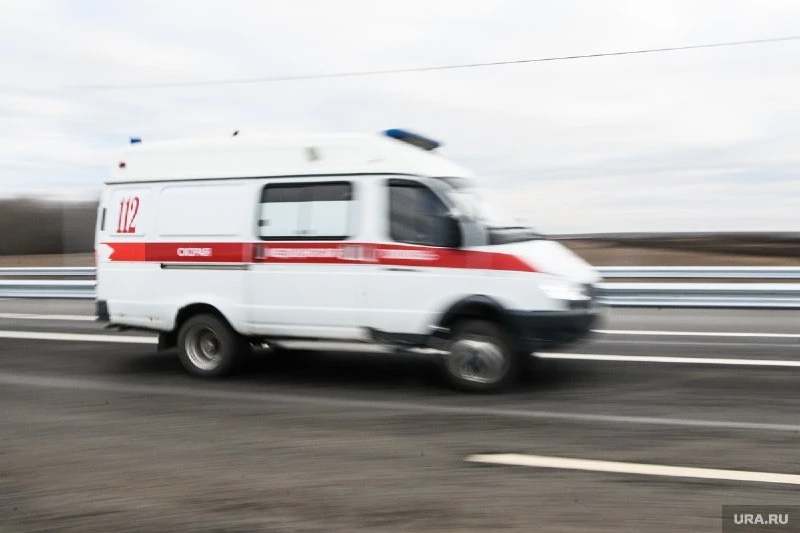 Пассажира с внутренним кровотечением экстренно сняли с поезда в Сургуте
