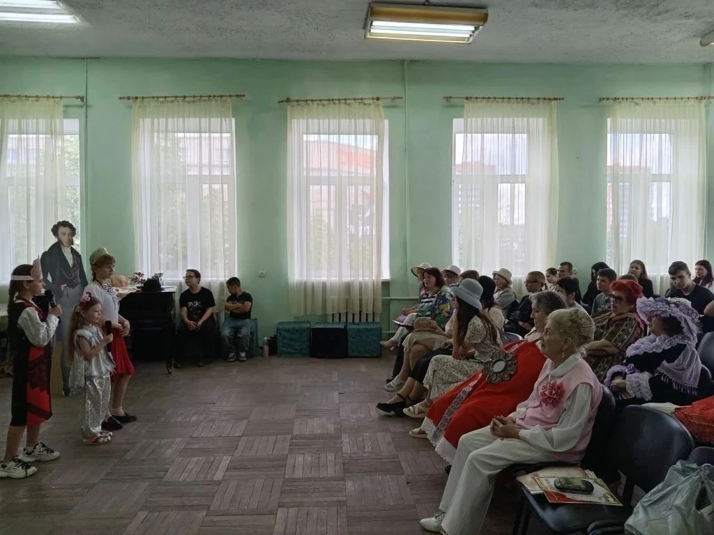 ✨ Волшебное лукоморье в ЦГБ им. Пушкина: праздник в честь дня рождения великого поэта! ✨
5 июня в Це