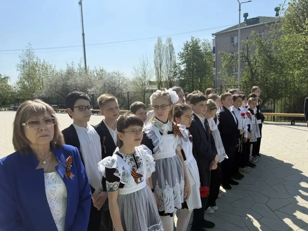 Вчера в нашей гимназии состоялось продолжение торжественных линеек памяти для учащихся 6–8 классов. 