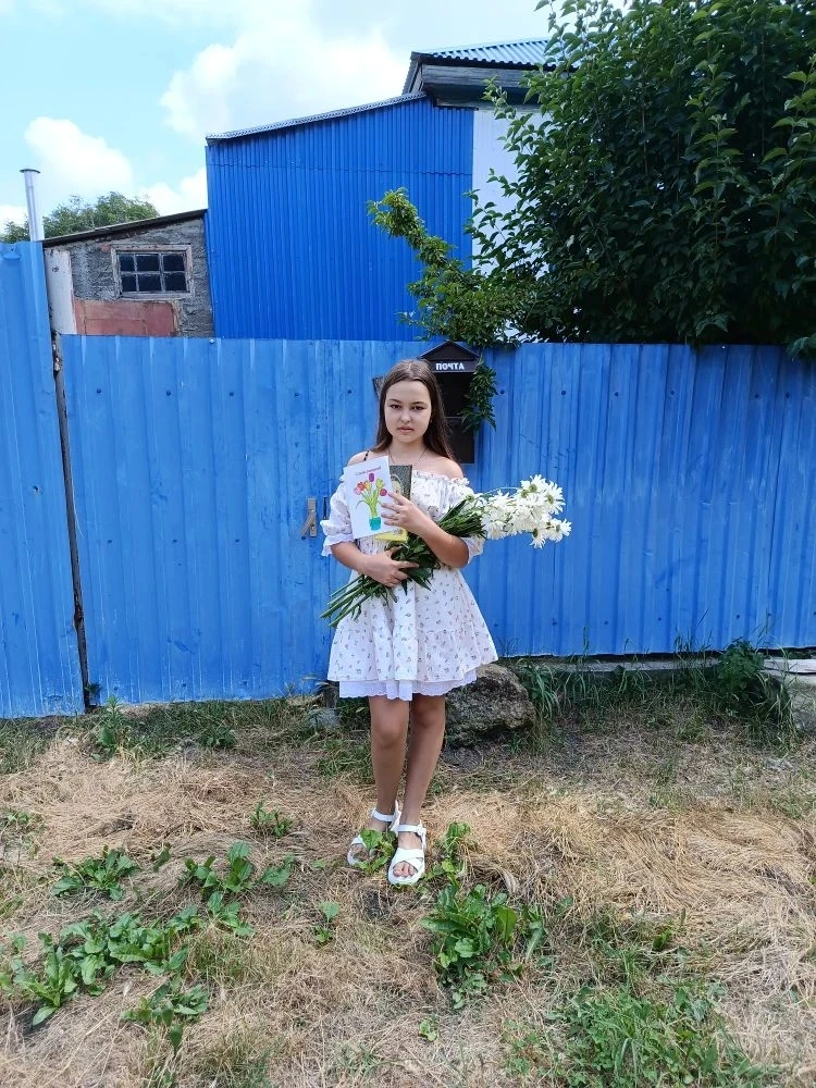 В рамках нашей акции "Добрые улыбки" мы с радостью отправились с теплым визитом к ветерану педагогич