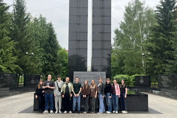 Слушатели Томского ИПКР ФСИН России посетили мемориал воинам, погибшим в Афганистане и других локаль