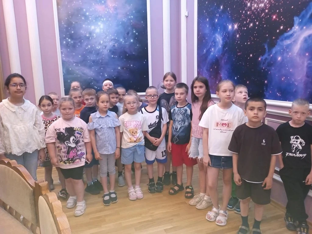СИМБИРСКИЙ БРИЗ: Путешествие к звёздам 🌠

На прошлой неделе для ребят из нашего школьного лагеря от