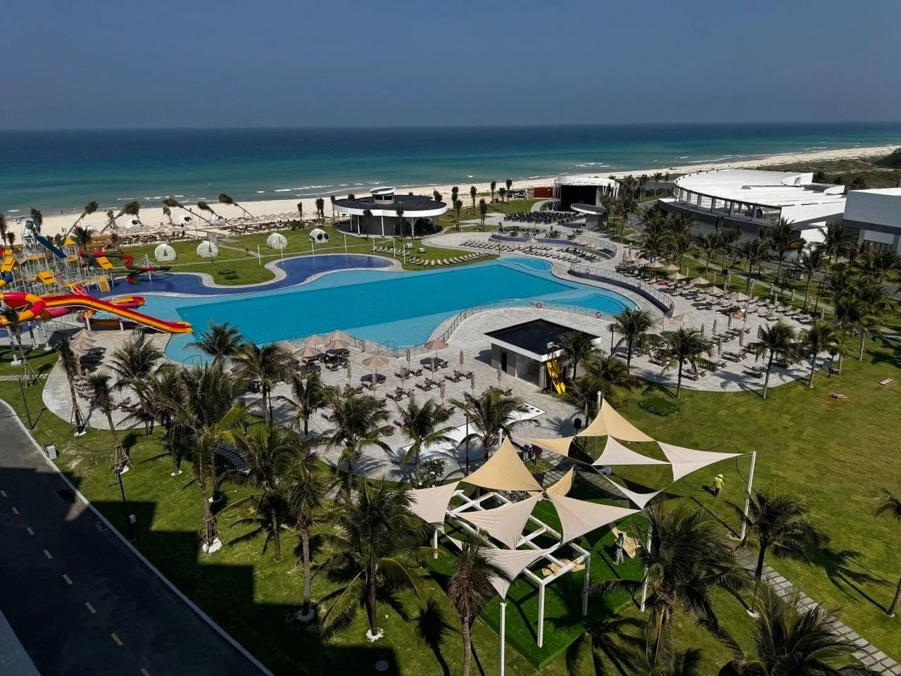 🇻🇳 Во Вьетнаме открылся новый пляжный ultra all inclusive. В Камрани три недели назад...
