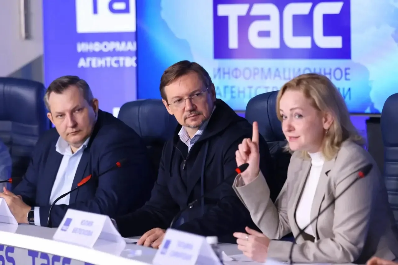 🇷🇺 «Связующая нить народов России» — семейный альбом народов России

📜У каждой семьи есть своя ис