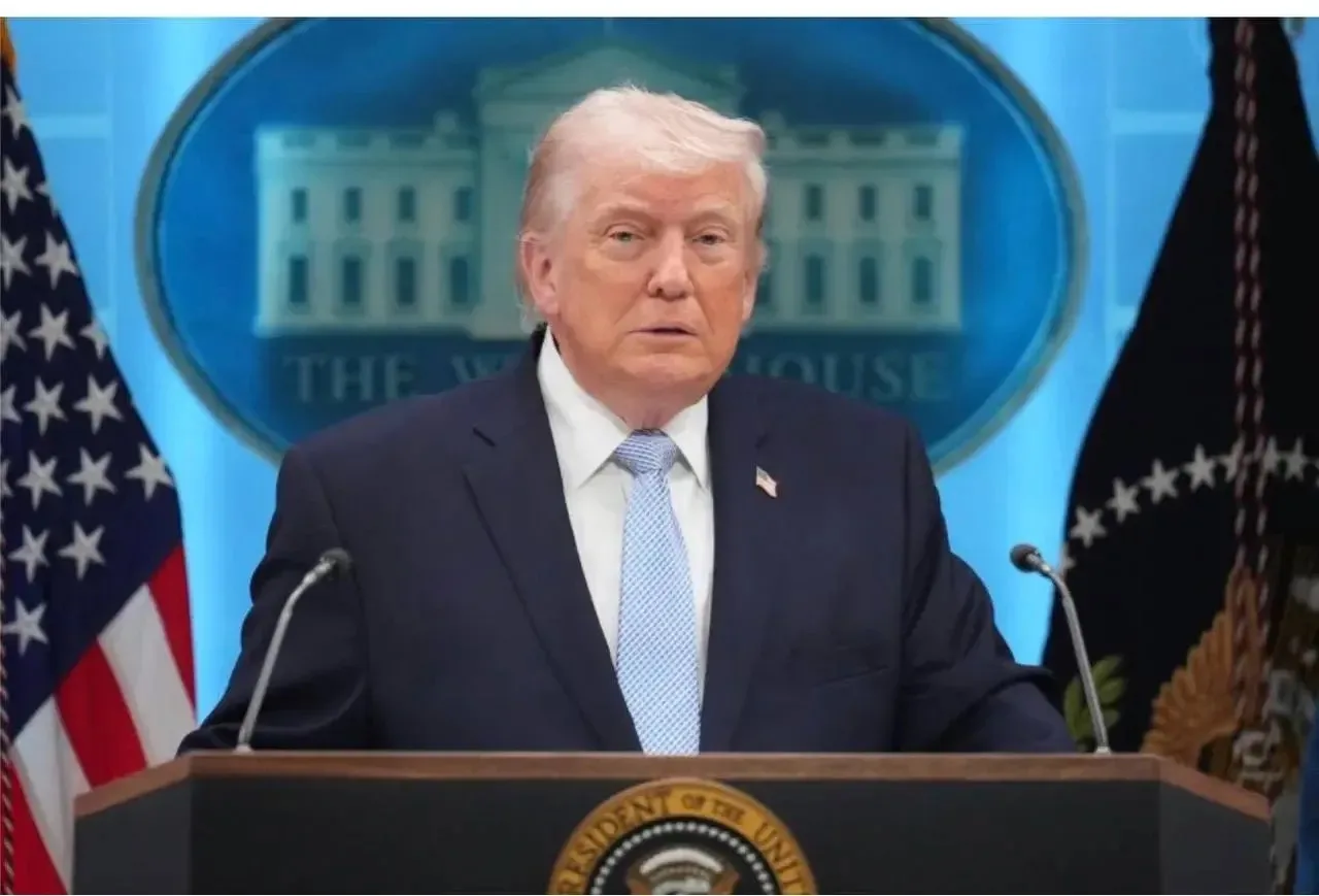 Трамп считает нелепым, что США потратили триллионы долларов на помощь НАТО в защите от России.  Ваши