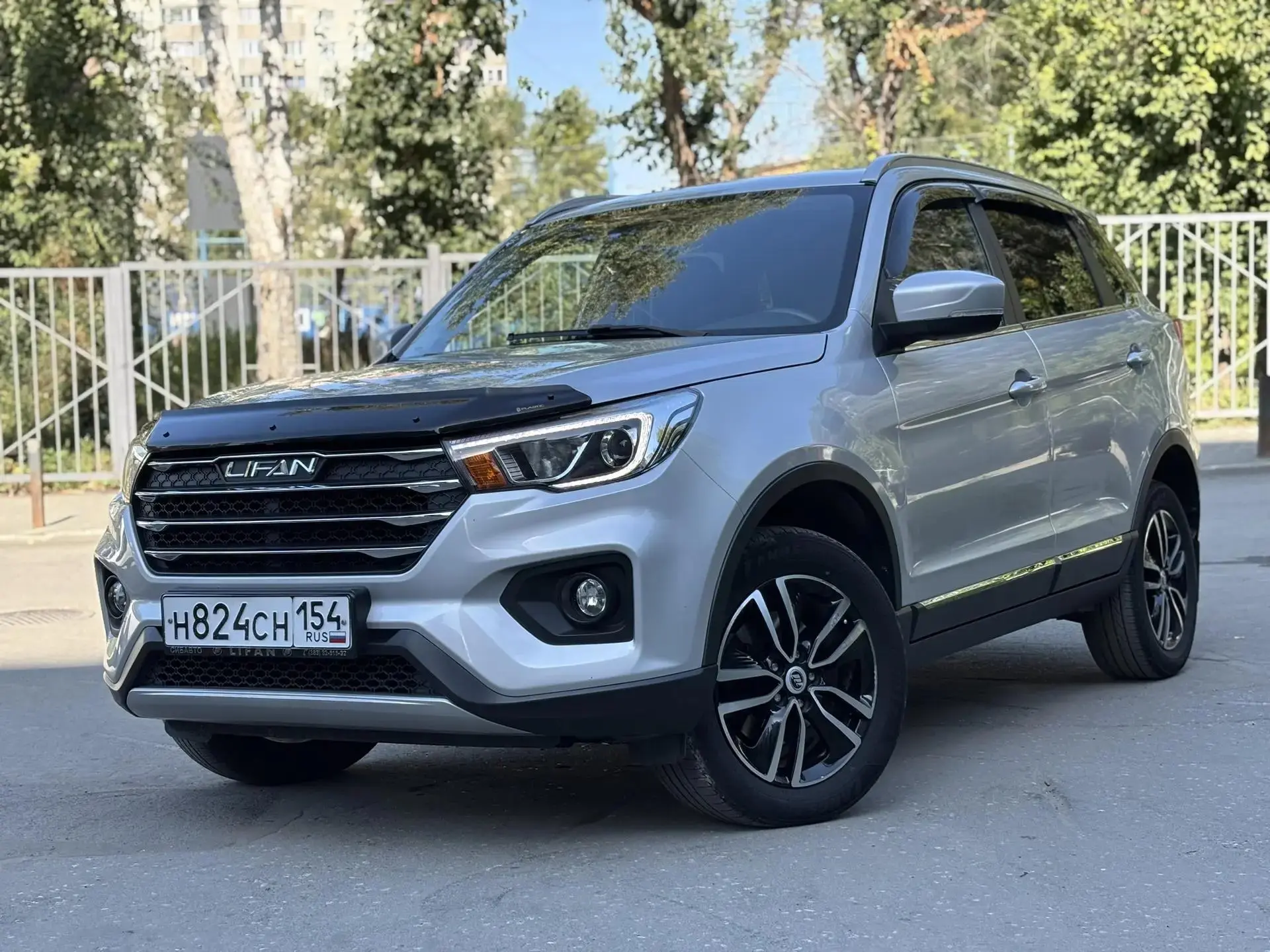 Салон вчера был от Lifan X70!