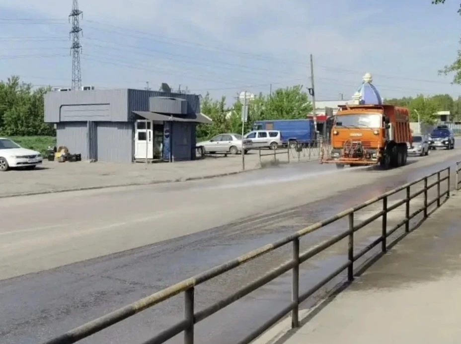 🦺 В городе продолжаются работы по комплексному благоустройству территорий.

🧹 За прошедшие трое су