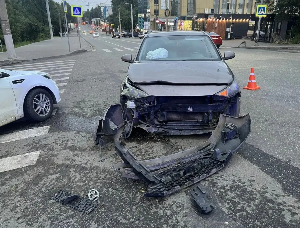 ДТП в Кирове: две пассажирки пострадали
