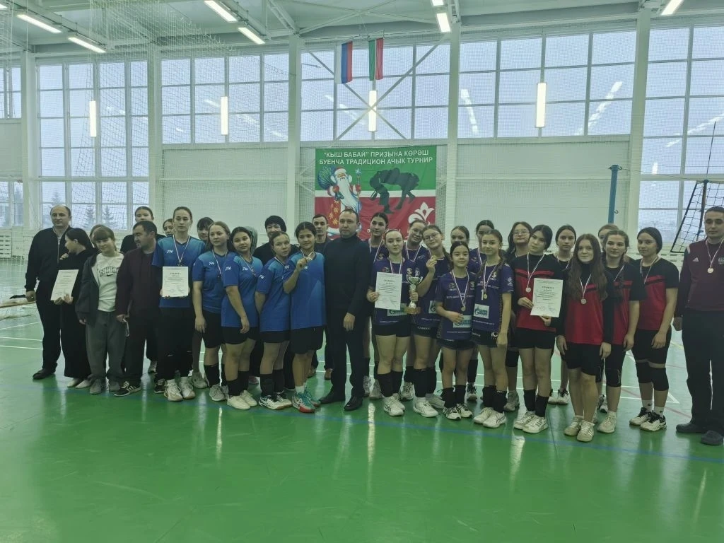 8 января в спорткомплексе «Ашыт» прошли соревнования по волейболу среди девушек 2008 го...